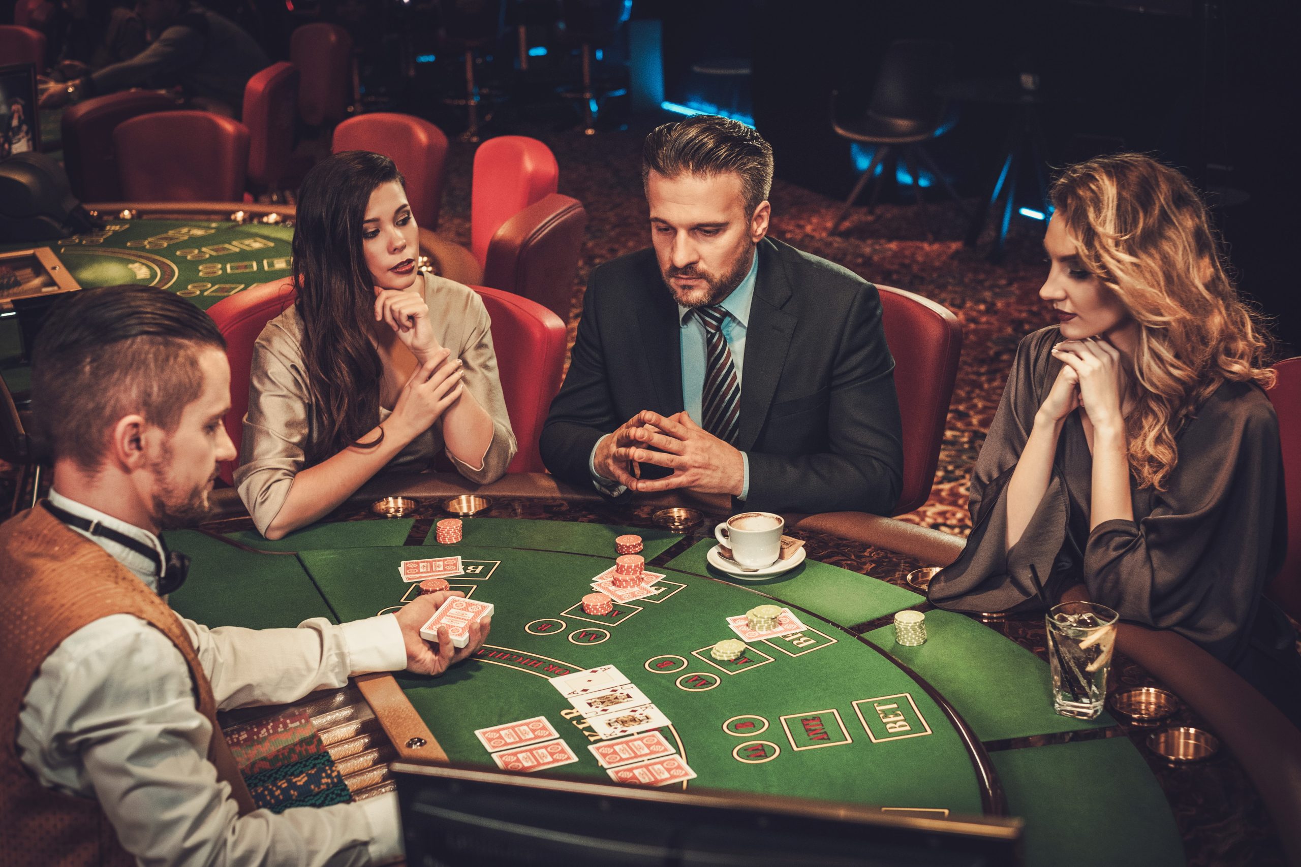 The Ultimate Guide to Live Blackjack: Bringing the Casino Floor to Your Screen